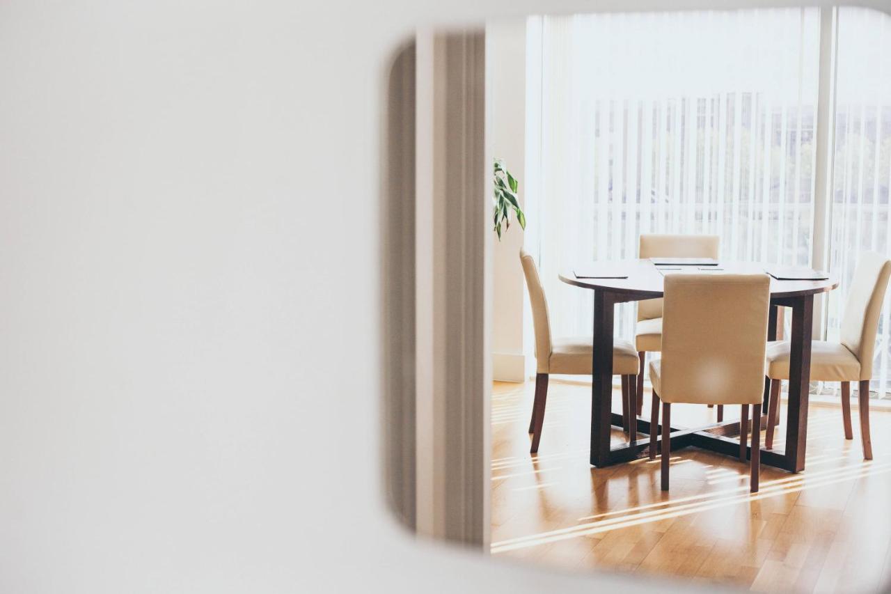 Serviced Apartment In Liverpool City Centre - Free Parking - Balcony - By Happy Days エクステリア 写真