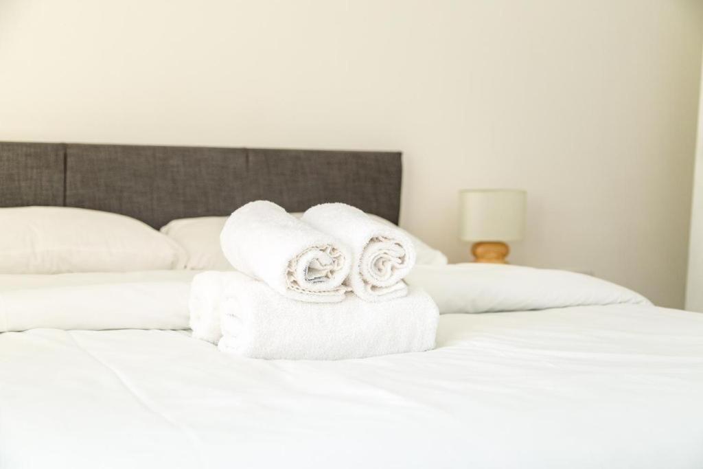 Serviced Apartment In Liverpool City Centre - Free Parking - Balcony - By Happy Days エクステリア 写真